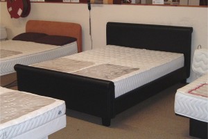Fantastic Faux leather frame with an AKVA soft Waterbed inside